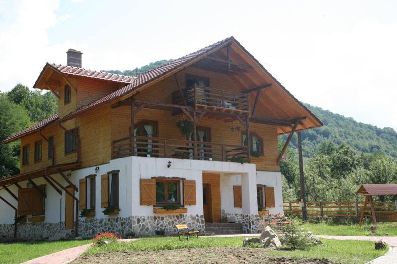 Gasthaus Maria Borlova Екстер'єр фото